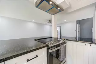 7965 Kendalia Dr, Houston, TX 77036 - Photo 8