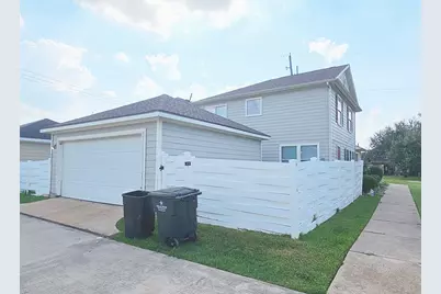 1707 Nichole Woods Drive, Houston, TX 77047 - Photo 4