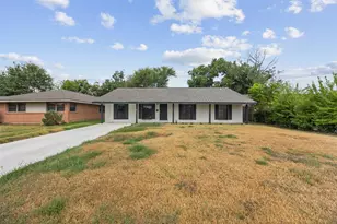 608 Lloyd Dr, Baytown, TX 77521 - Photo 2
