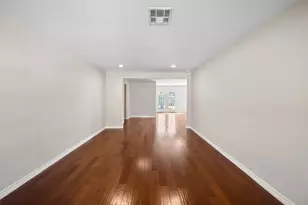 5203 Chantilly Ln, Houston, TX 77092 - Photo 12