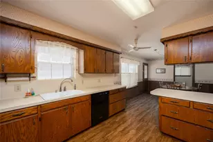5821 Russell Ln Ln, Baytown, TX 77521 - Photo 14