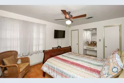 4923 Saxon Drive, Houston, TX 77092 - Photo 16