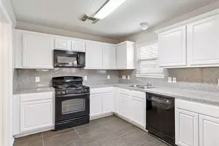 11015 Shumard Oak Ct, Houston, TX 77065 - Photo 2