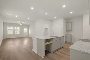 1213 Red Hills Dr, Iowa Colony, TX 77583 - Photo 6