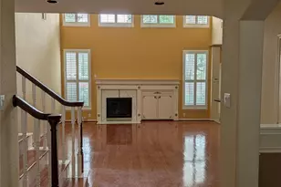 6018 Briar Hill Ct, Sugar Land, TX 77479 - Photo 2