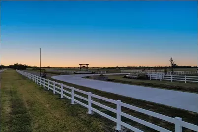 1071 Allie Lane, Dayton, TX 77535 - Photo 6