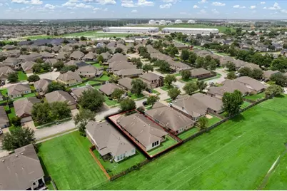1906 Sonoma Breeze Drive, Houston, TX 77049 - Photo 34