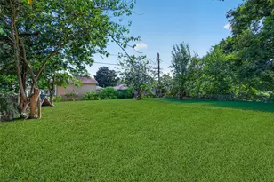 7542 Bywood St, Houston, TX 77028 - Photo 30