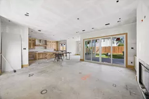 1050 W 42nd St, Houston, TX 77018 - Photo 6