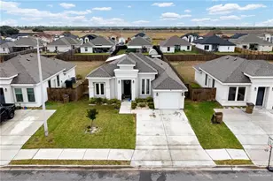 10725 N Sugar Bear Dr, Edinburg, TX 78541 - Photo 2