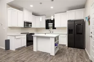 10725 N Sugar Bear Dr, Edinburg, TX 78541 - Photo 6