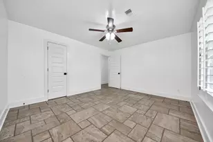 4631 Mi Castillo Ct, Houston, TX 77045 - Photo 22