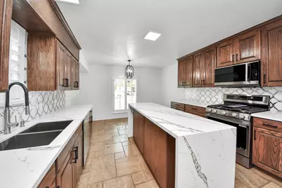4631 Mi Castillo Court, Houston, TX 77045 - Photo 10