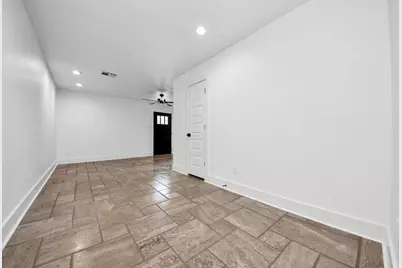 4631 Mi Castillo Court, Houston, TX 77045 - Photo 14