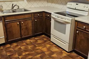 5607 Innsbruck St, Bellaire, TX 77401 - Photo 2