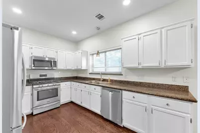 18 Dover Drive, Conroe, TX 77304 - Photo 20