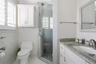 12515 Queensbury Ln, Houston, TX 77024 - Photo 16