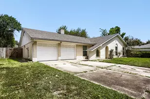 9610 S Hanworth Dr, Houston, TX 77031 - Photo 2