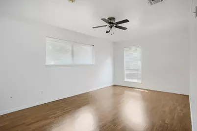 9610 S Hanworth Drive, Houston, TX 77031 - Photo 16