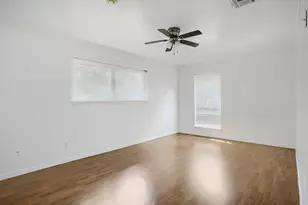 9610 S Hanworth Dr, Houston, TX 77031 - Photo 16
