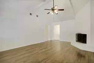 9610 S Hanworth Dr, Houston, TX 77031 - Photo 6