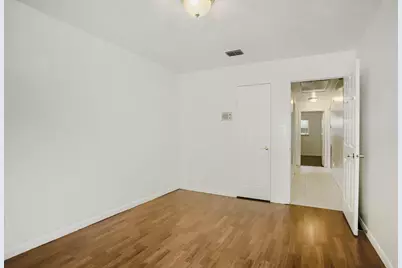 9610 S Hanworth Drive, Houston, TX 77031 - Photo 24
