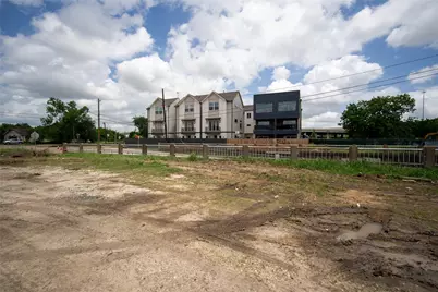 1703 Jensen Drive, Houston, TX 77026 - Photo 4