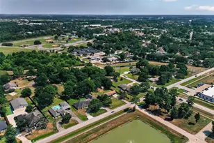 711 Baker Dr, Tomball, TX 77375 - Photo 44