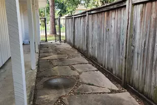 12875 Westella Dr, Houston, TX 77077 - Photo 24