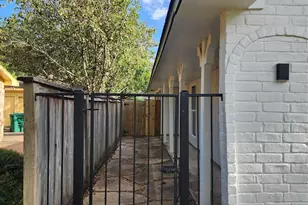 12875 Westella Dr, Houston, TX 77077 - Photo 18