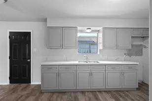 815 Rugeley St, Bay City, TX 77414 - Photo 10