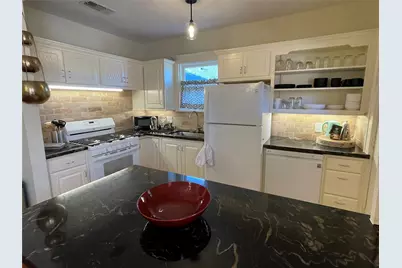 1604 Castle Court Street, Houston, TX 77006 - Photo 10