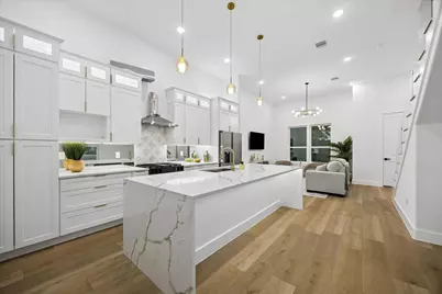 120 Velasco Street, Houston, TX 77003 - Photo 2