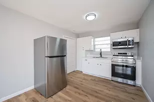 247 E Janisch Rd, Houston, TX 77022 - Photo 32