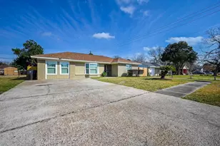 247 E Janisch Rd, Houston, TX 77022 - Photo 2