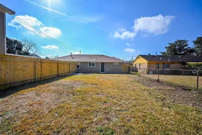 247 E Janisch Rd, Houston, TX 77022 - Photo 24