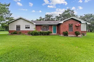 4848 Wickwillow, Alvin, TX 77511 - Photo 2