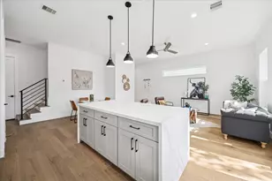 7723 Sky Dweller Dr, Houston, TX 77055 - Photo 10