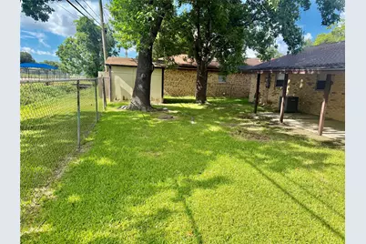 501 E Oak Street, Highlands, TX 77562 - Photo 18