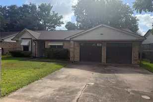 501 E Oak St, Highlands, TX 77562 - Photo 2