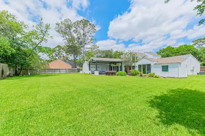 10303 Lynbrook Hollow Street, Houston, TX 77042 - Photo 4