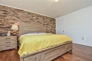 101 Pin Oak Dr, Baytown, TX 77520 - Photo 6