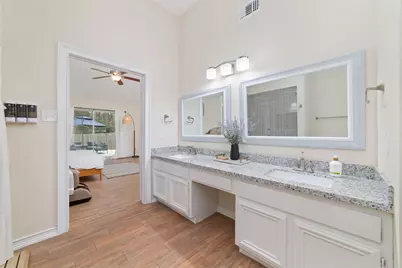 36 N Rain Forest Court, The Woodlands, TX 77380 - Photo 18