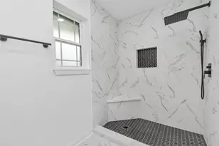 5006 Heatherbloom Dr, Houston, TX 77045 - Photo 8