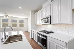 9521 Towne Lake Pkwy, Cypress, TX 77433 - Photo 4