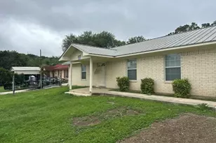 105 6th St, Ingram, TX 78025 - Photo 2