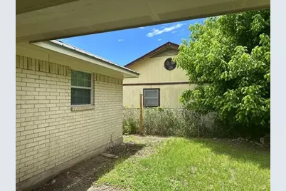 105 6th Street, Ingram, TX 78025 - Photo 16