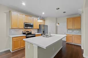 142 W Burberry Cir, The Woodlands, TX 77384 - Photo 14