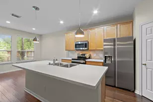 142 W Burberry Cir, The Woodlands, TX 77384 - Photo 12
