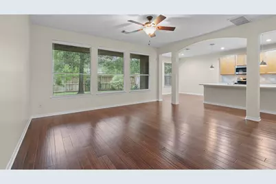 142 W Burberry Circle, The Woodlands, TX 77384 - Photo 8